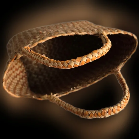 Straw Purse - Picture 2 of 2